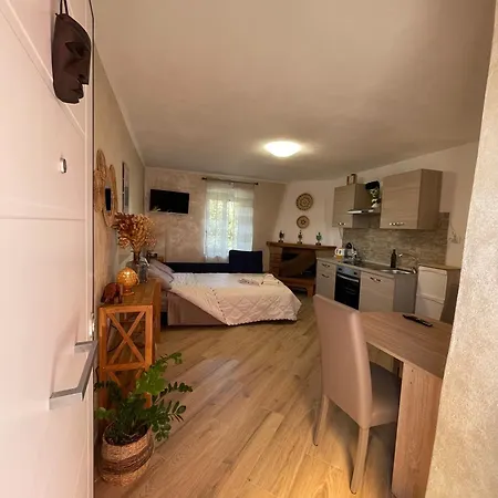 Shardana House- Free Parking 3* 斯培西亚