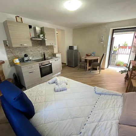 Shardana House- Free Parking Affittacamere