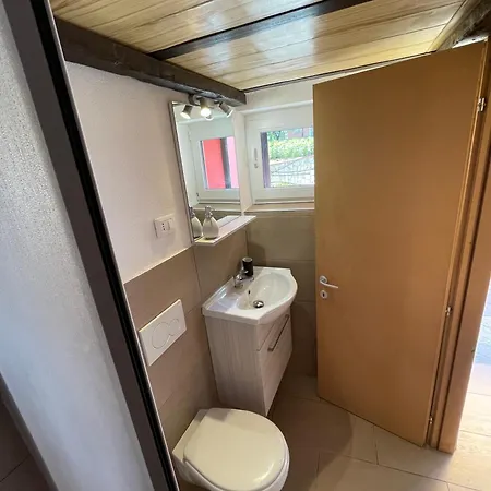 Affittacamere Shardana House- Free Parking La Spezia
