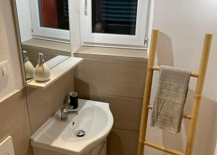 Shardana House- Free Parking Pensionat 3*
